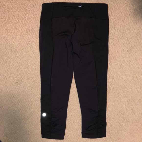 lululemon athletica Pants - Moving SALE ‼️ Lululemon 🍋 Crop Leggings